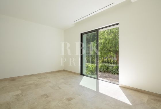 Villa · Available - Málaga
