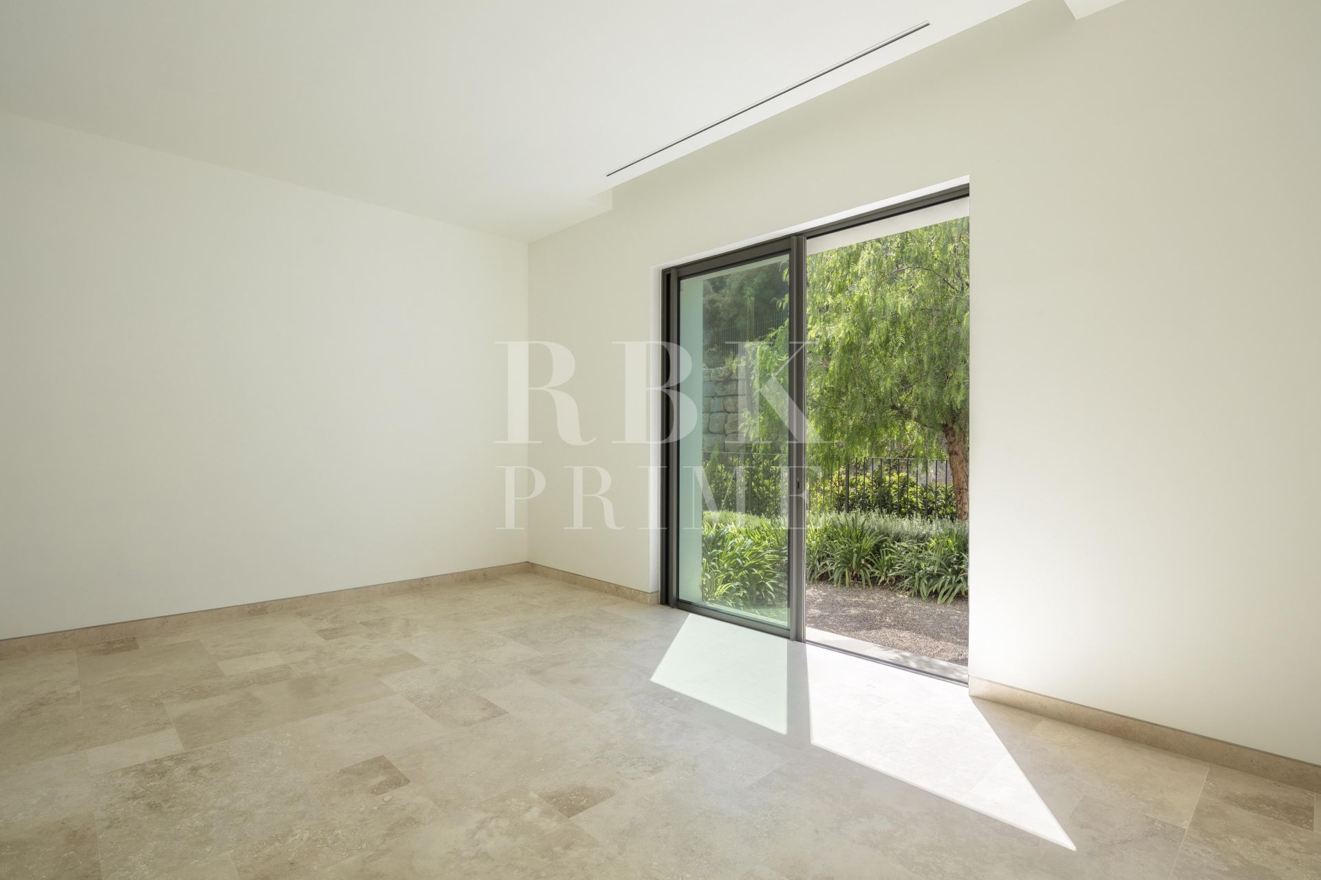 Available - Villa - Málaga - Costa del Sol