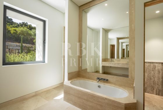 Villa · Available - Málaga