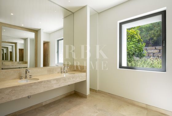 Villa · Available - Málaga