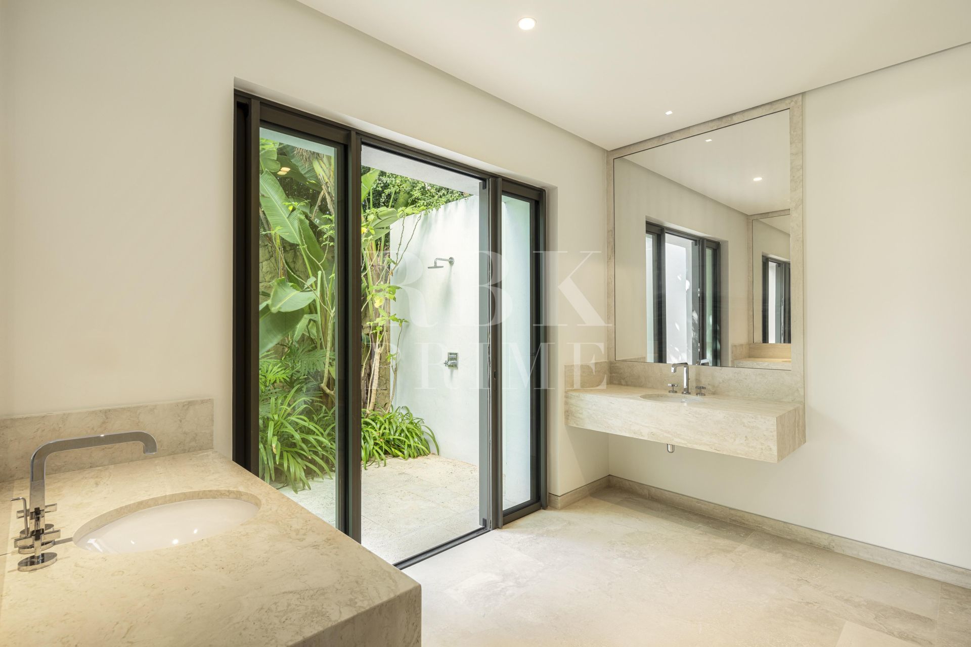 Available - Villa - Málaga - Costa del Sol