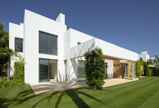 Villa · Available - Málaga