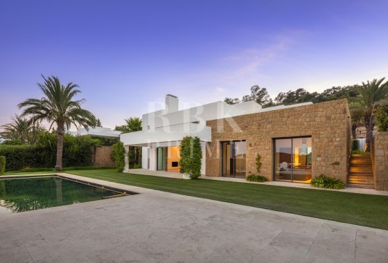 Villa · Available - Málaga