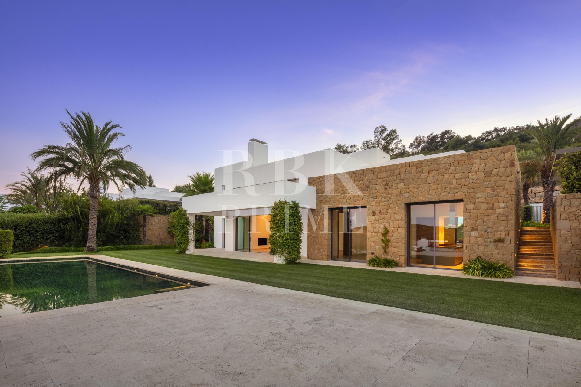 Available - Villa - Málaga - Costa del Sol