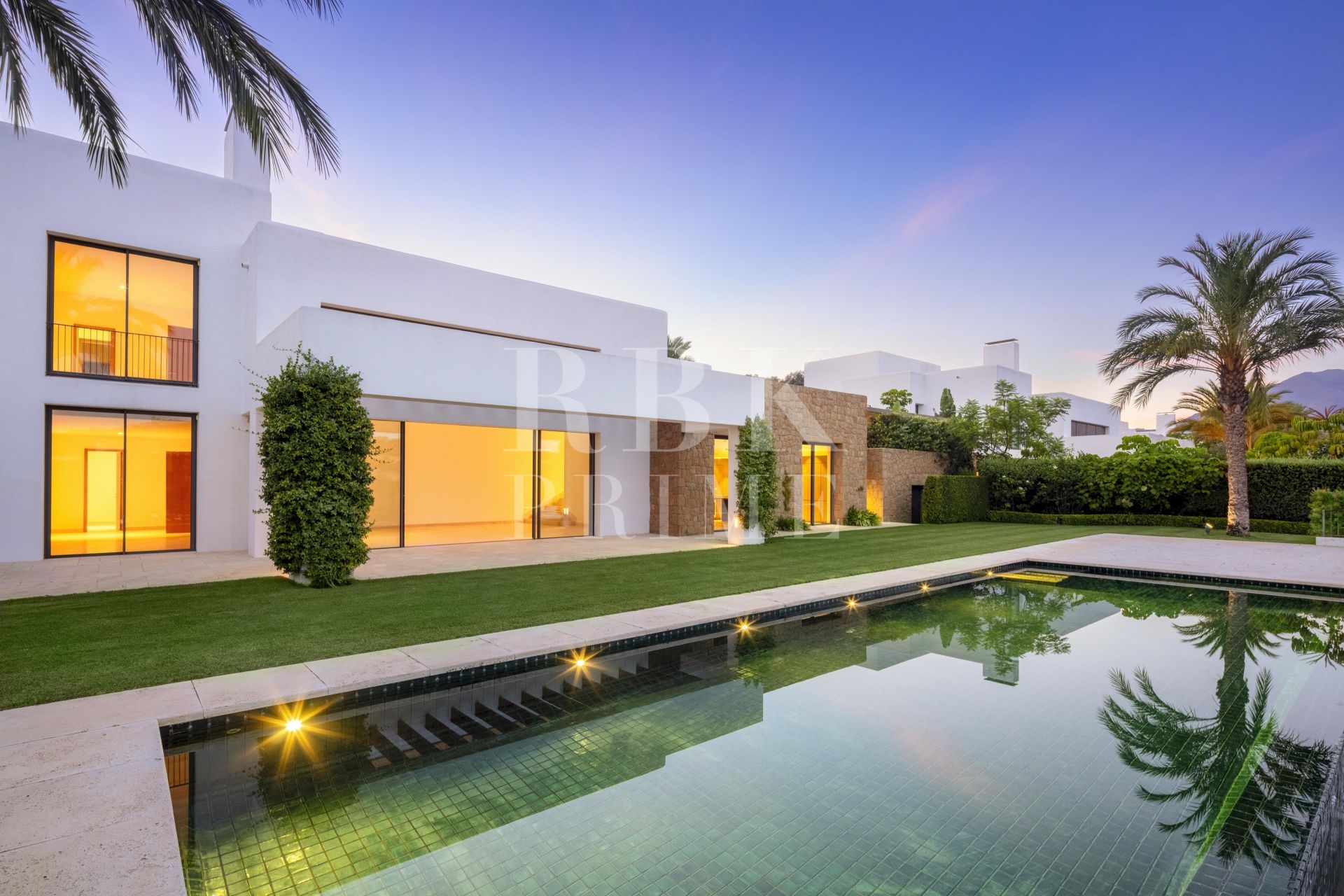 Available - Villa - Málaga - Costa del Sol