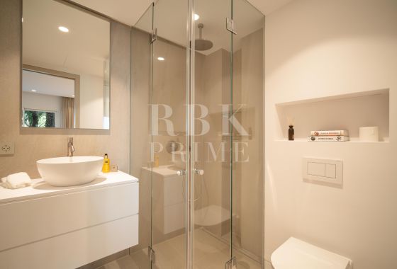Apartment · Available - Marbella · Málaga