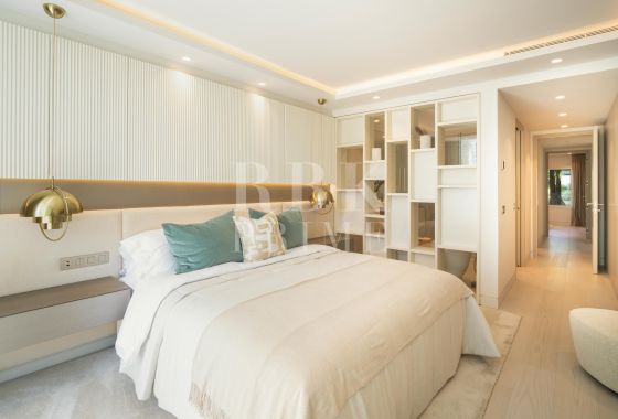 Apartment · Available - Marbella · Málaga
