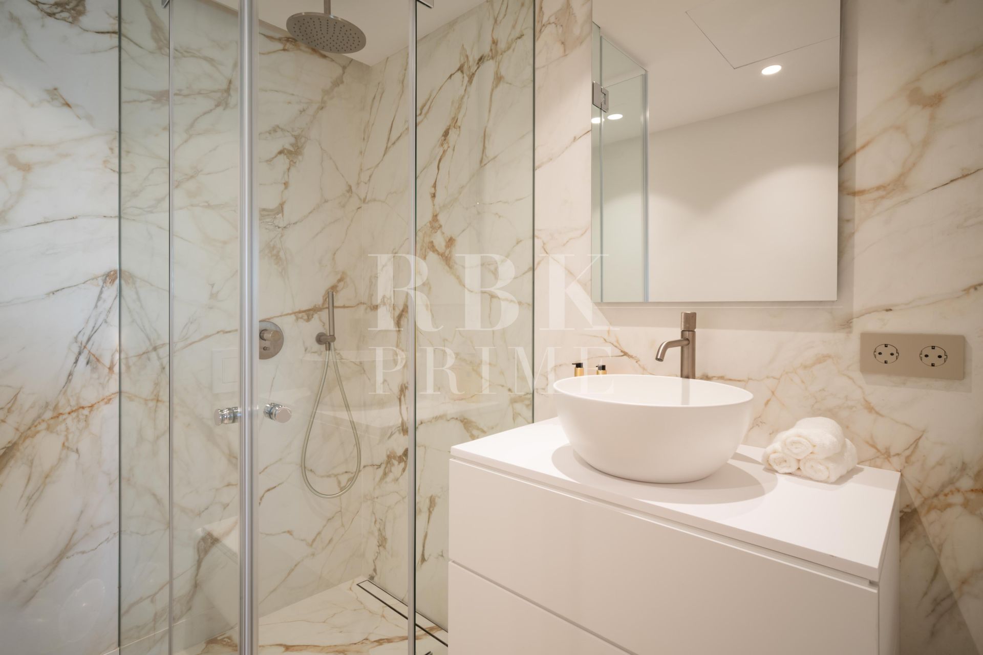 Available - Apartment - Marbella - Costa del Sol