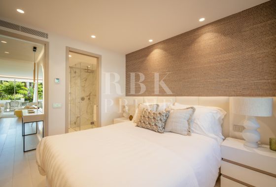 Apartment · Available - Marbella · Málaga