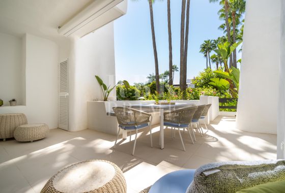 Apartment · Available - Marbella · Málaga