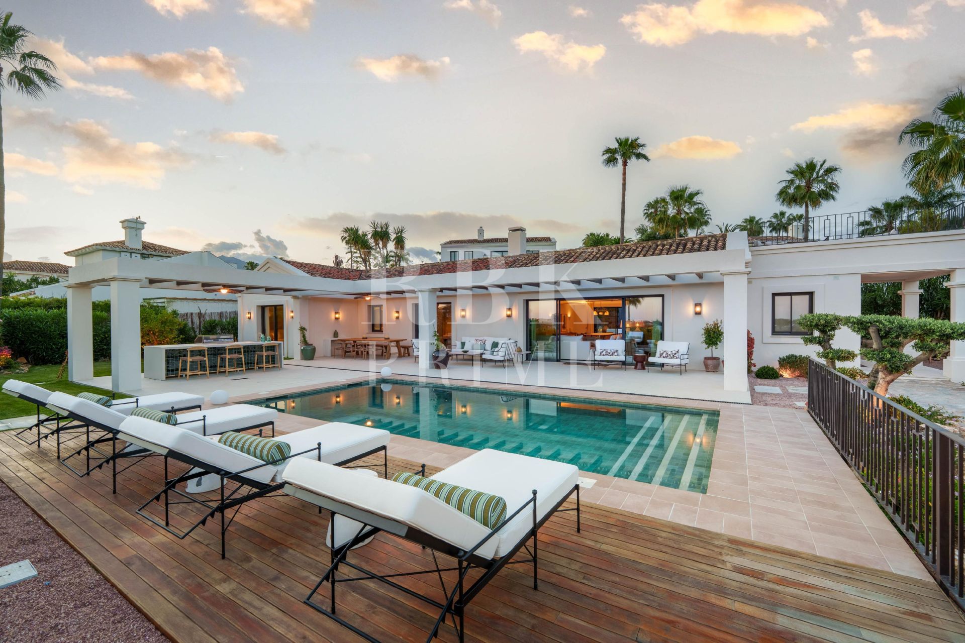 Available - Villa - Málaga - Costa del Sol