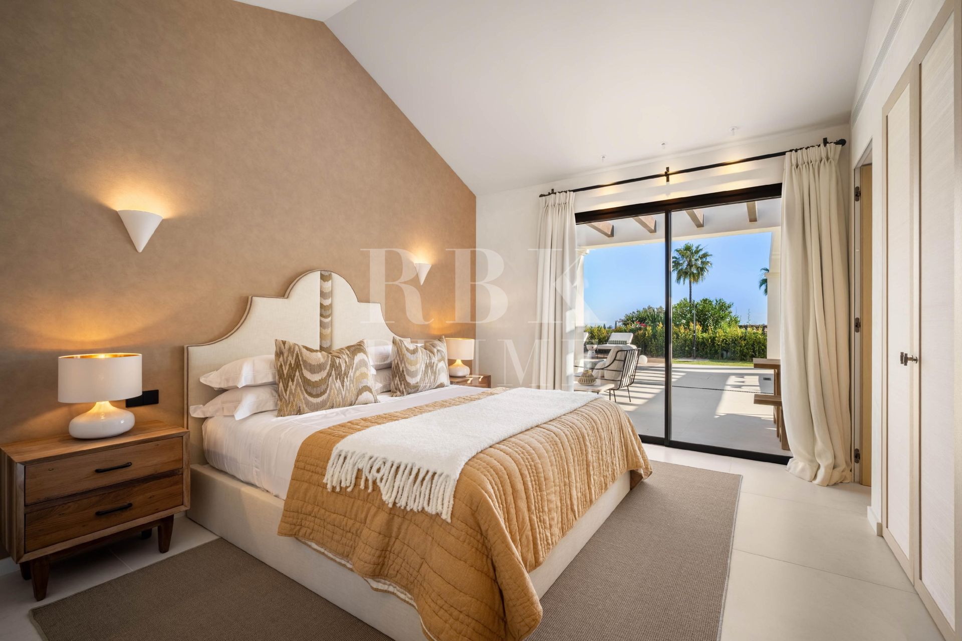 Available - Villa - Málaga - Costa del Sol