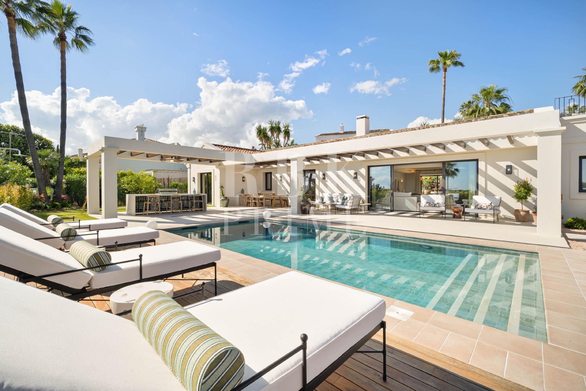 Available - Villa - Málaga - Costa del Sol