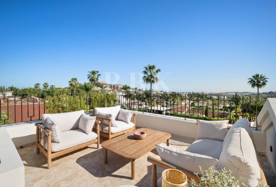 Villa · Available - Málaga