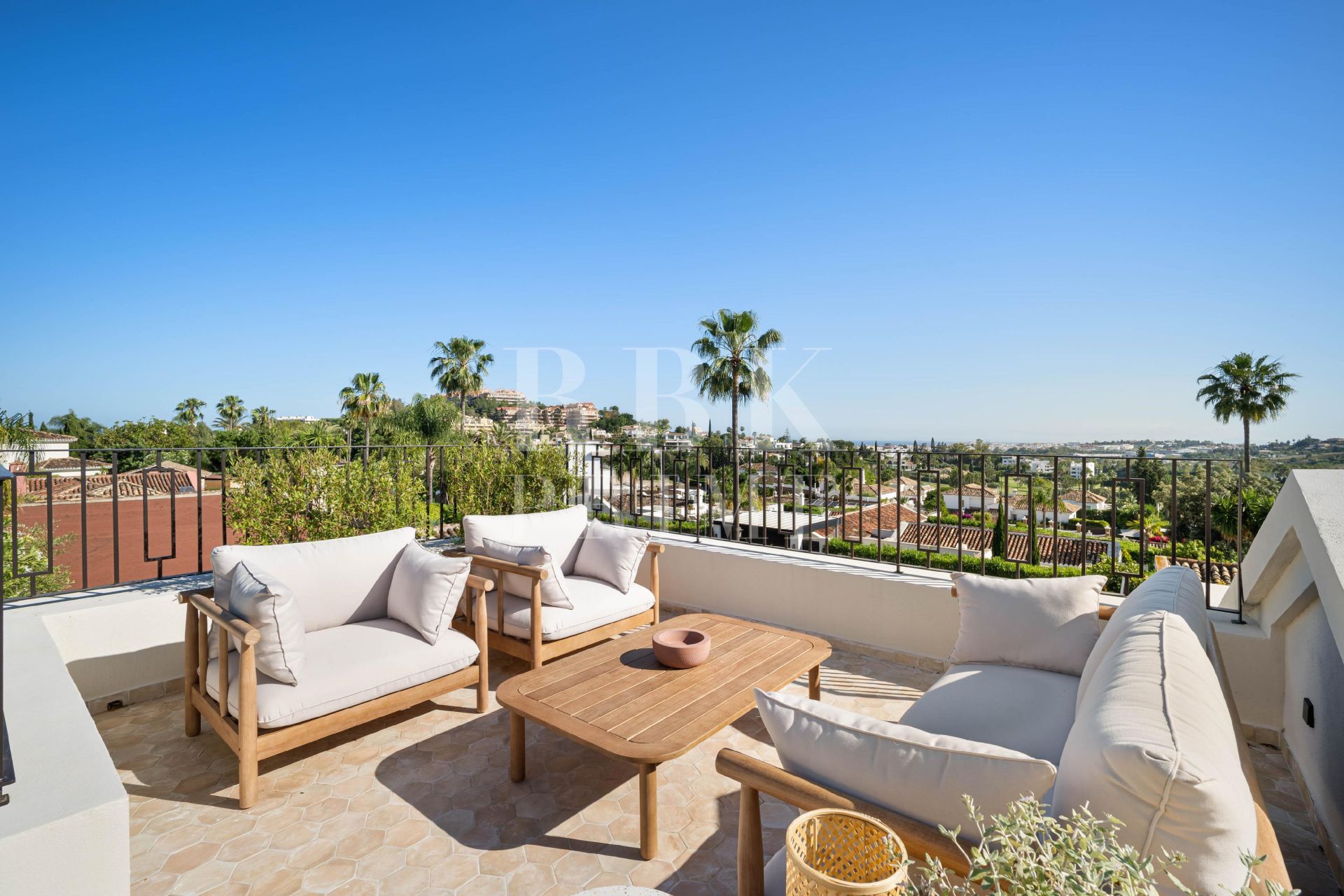 Available - Villa - Málaga - Costa del Sol