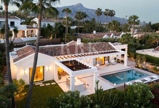 Villa · Available - Málaga