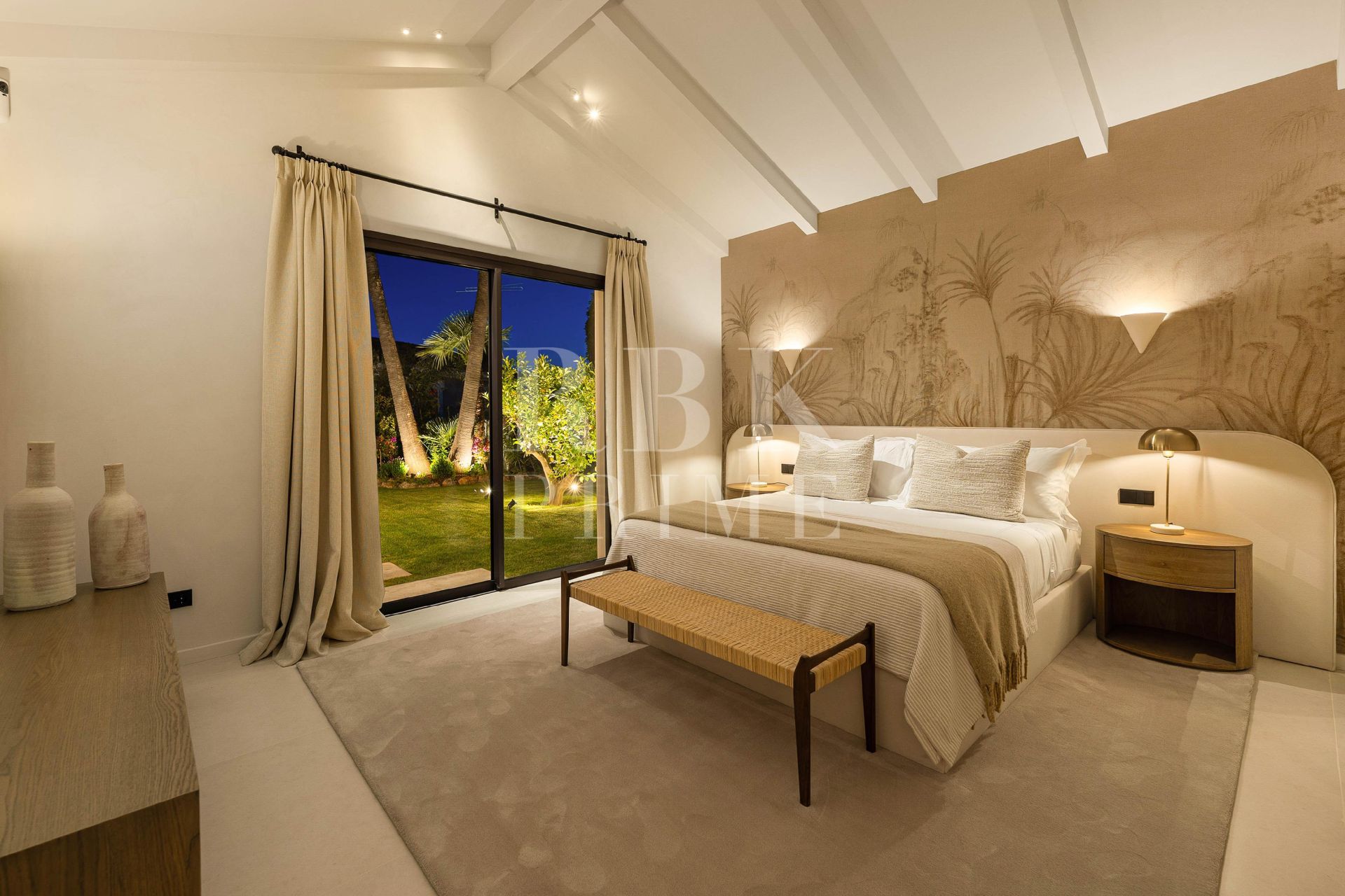 Available - Villa - Málaga - Costa del Sol