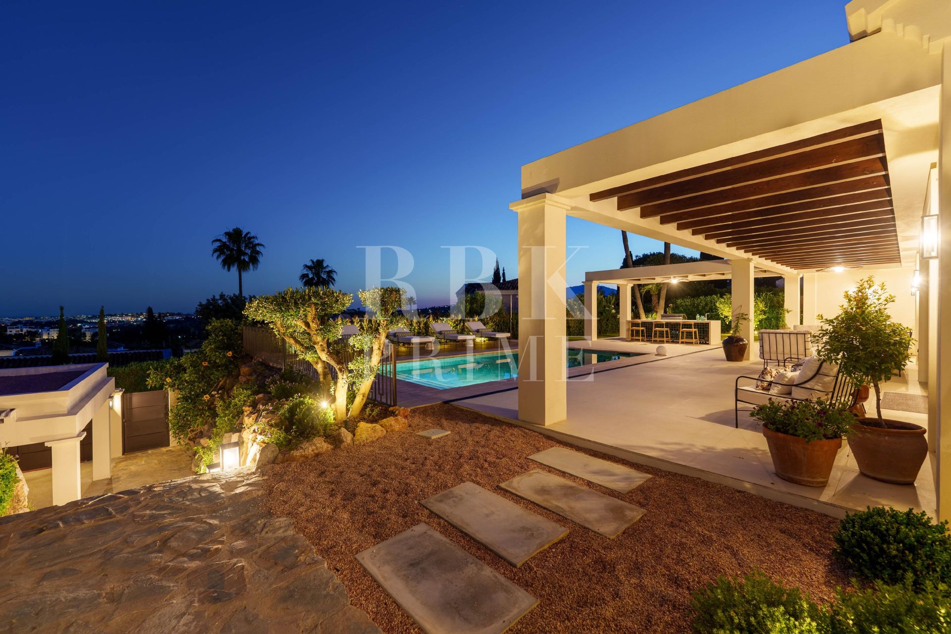 Available - Villa - Málaga - Costa del Sol