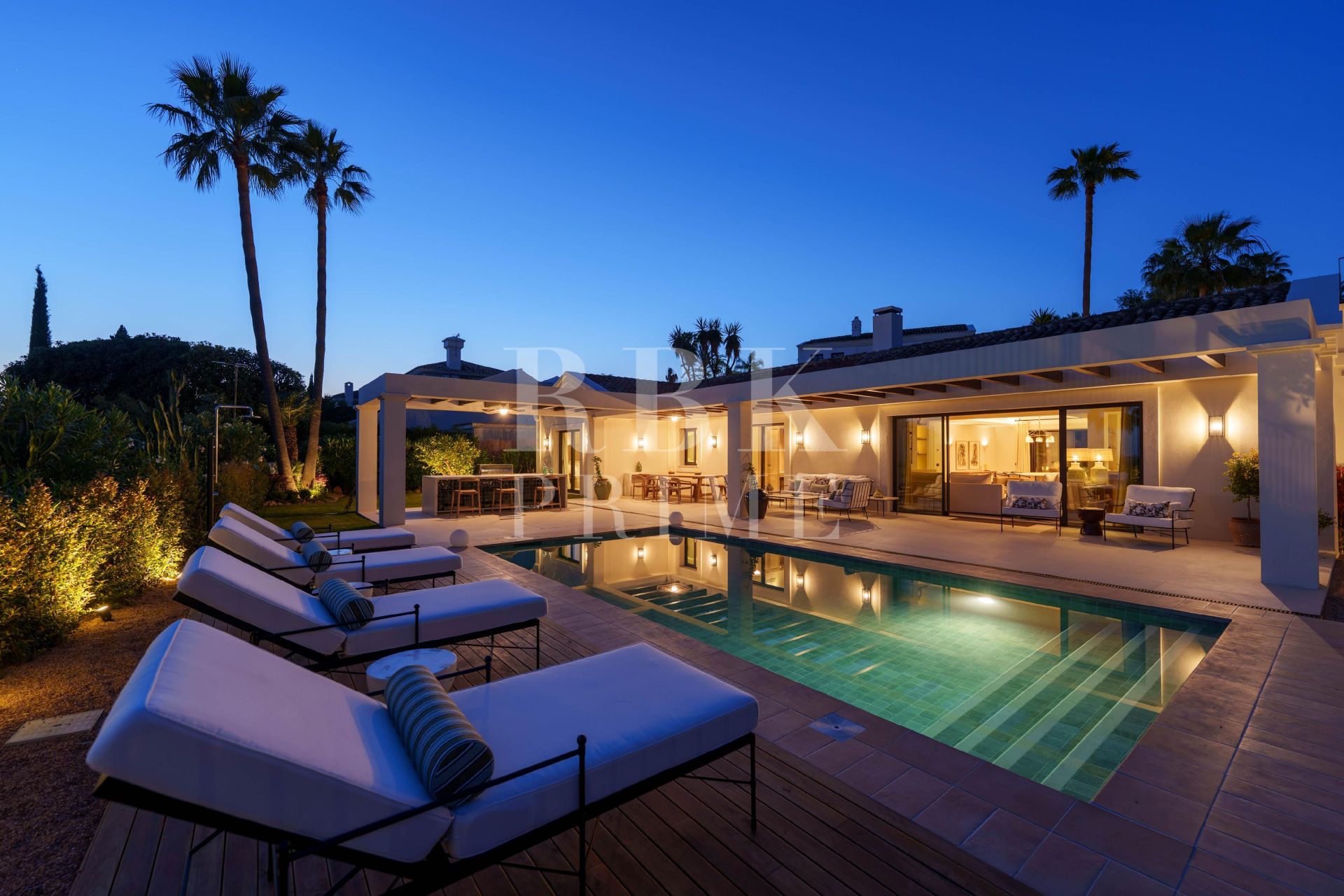 Available - Villa - Málaga - Costa del Sol