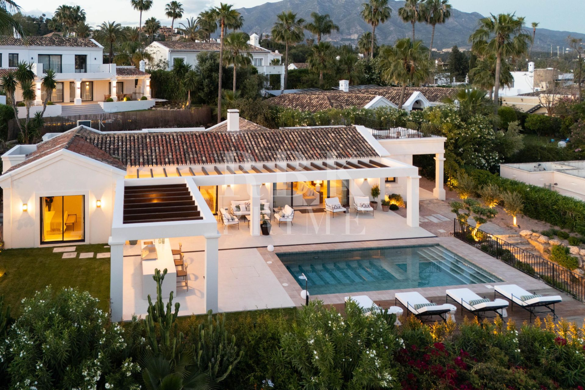 Available - Villa - Málaga - Costa del Sol
