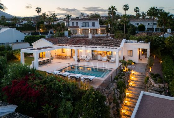 Villa · Available - Málaga