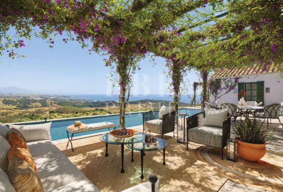 Villa · Available - Málaga