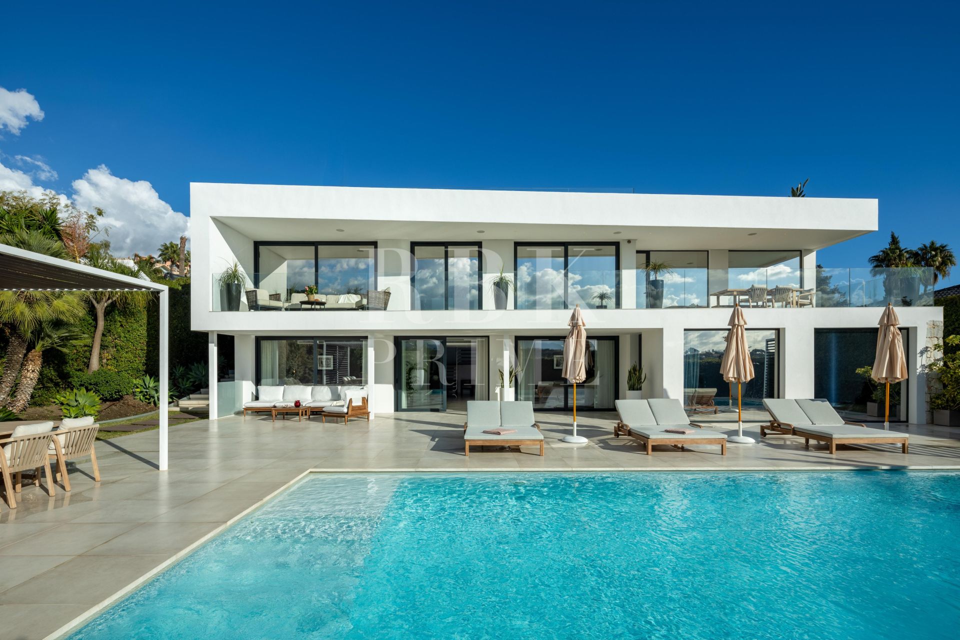 Available - Villa - Málaga - Costa del Sol