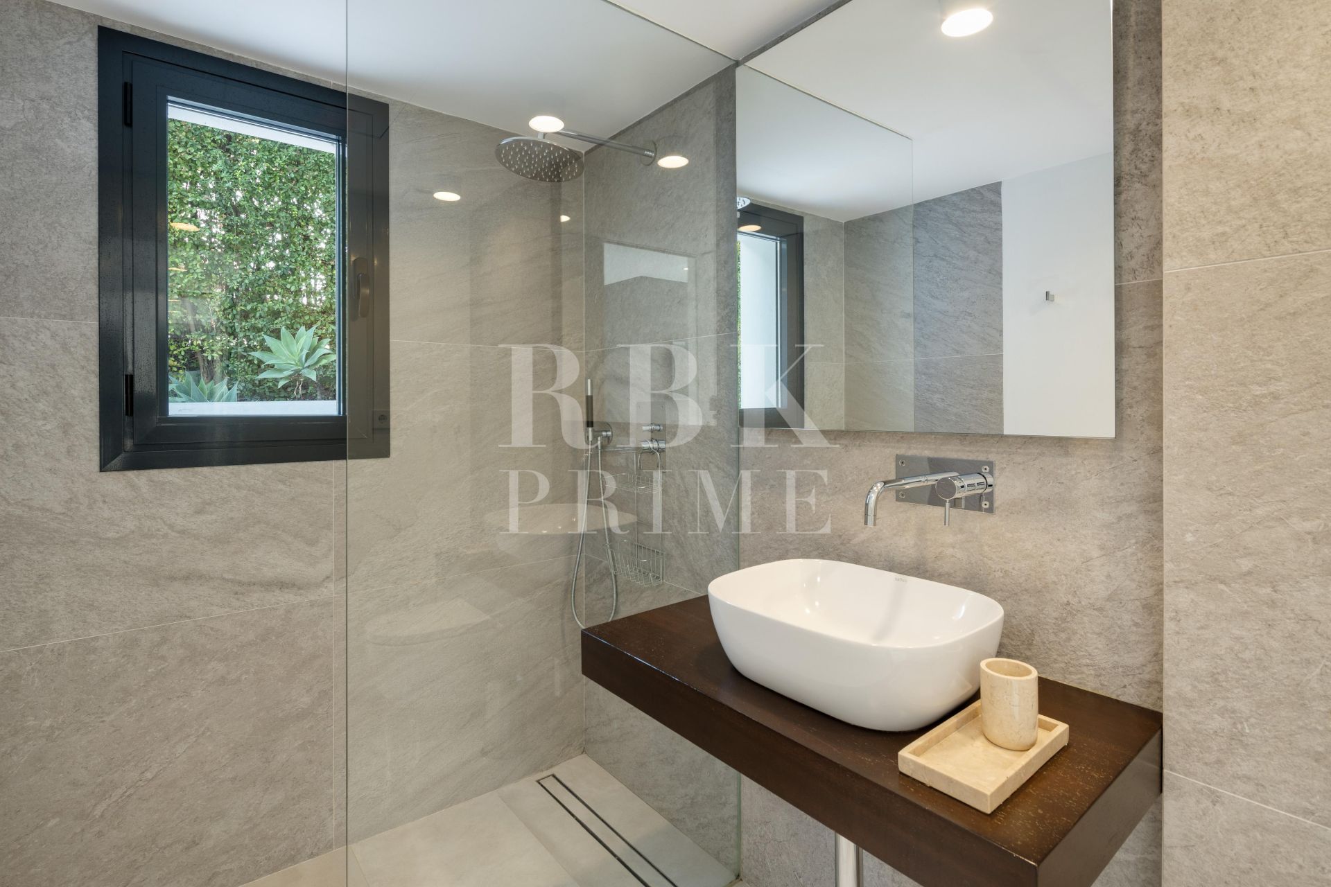 Available - Villa - Málaga - Costa del Sol