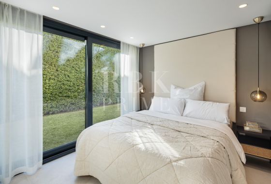 Villa · Available - Málaga