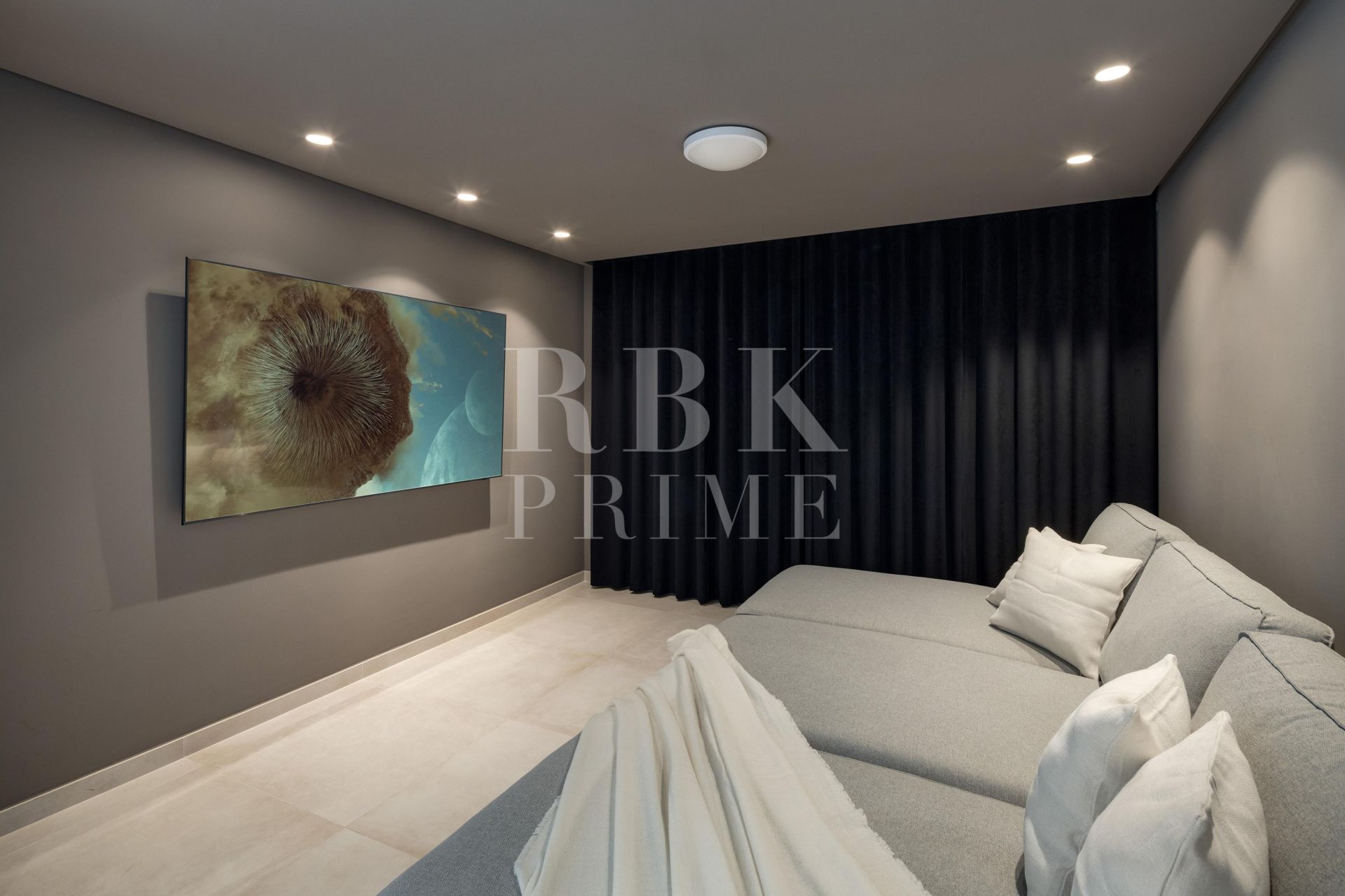 Available - Villa - Málaga - Costa del Sol