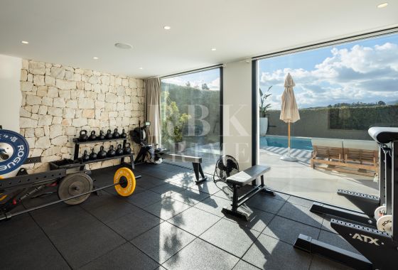 Villa · Available - Málaga