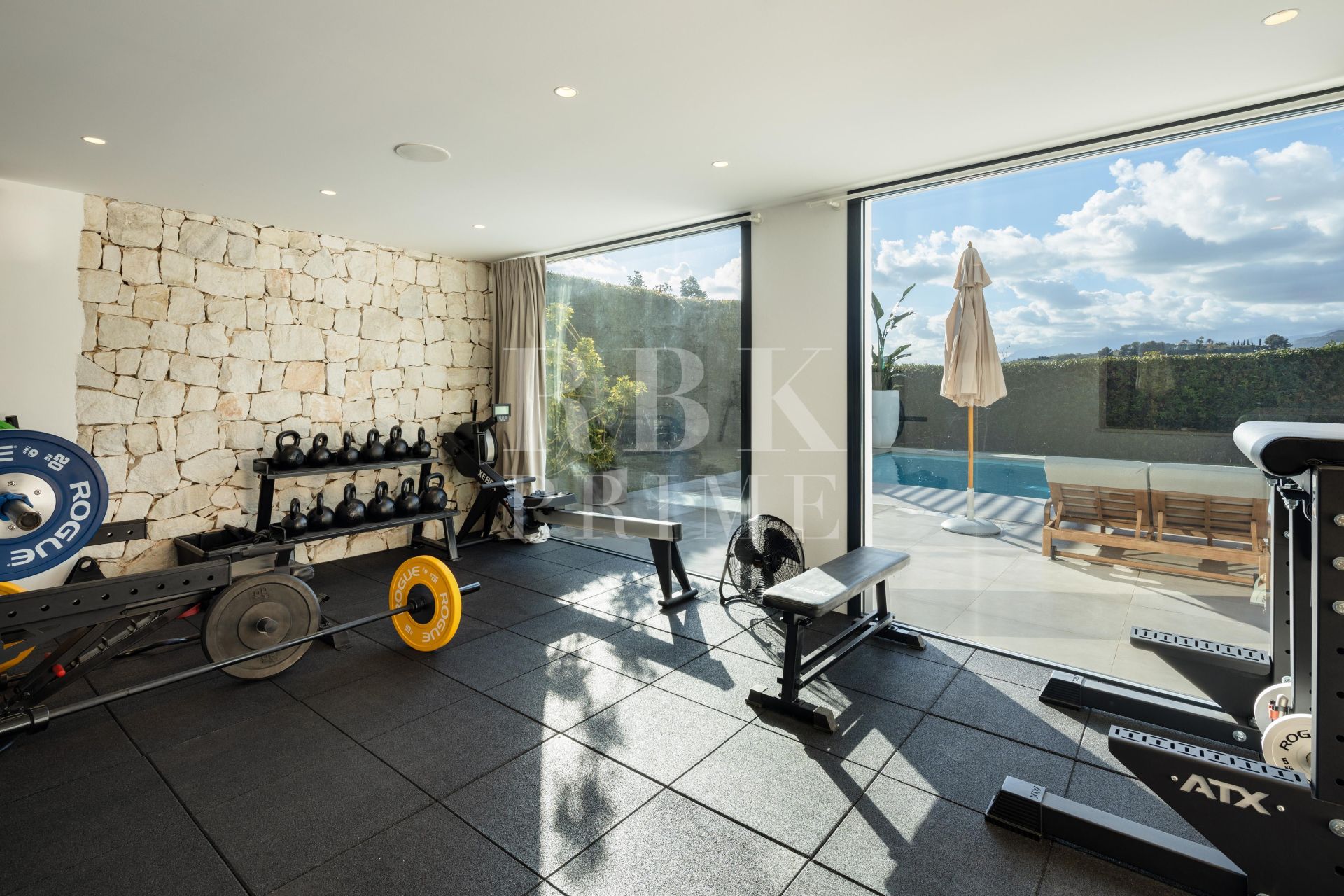 Available - Villa - Málaga - Costa del Sol