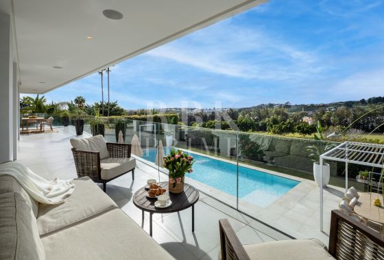 Villa · Available - Málaga