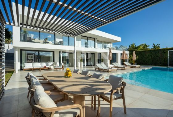Villa · Available - Málaga