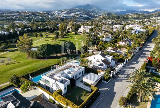Villa · Available - Málaga