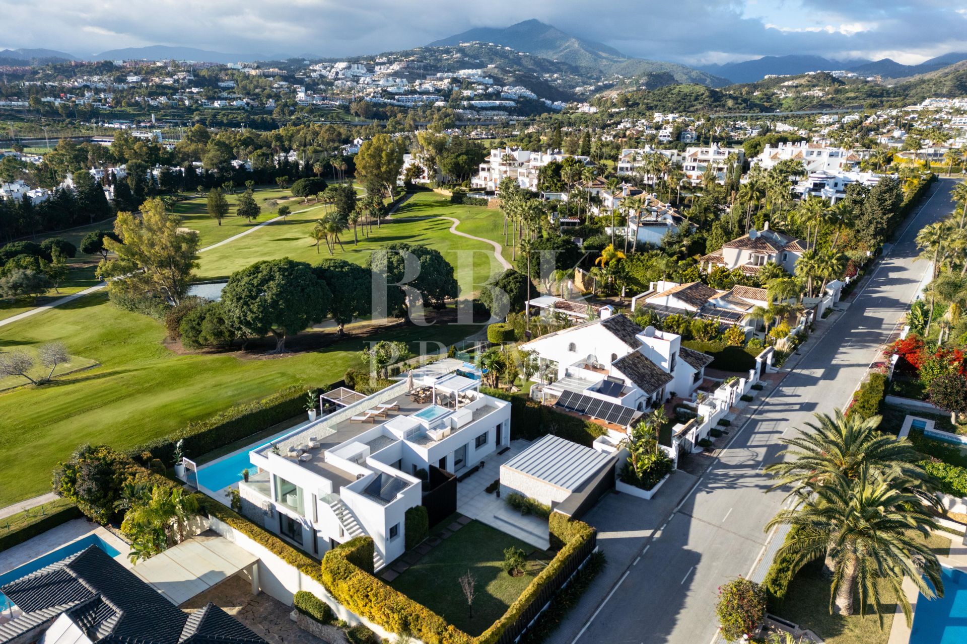 Available - Villa - Málaga - Costa del Sol