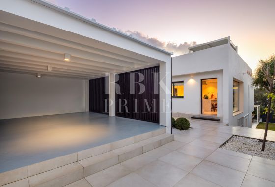 Villa · Available - Málaga