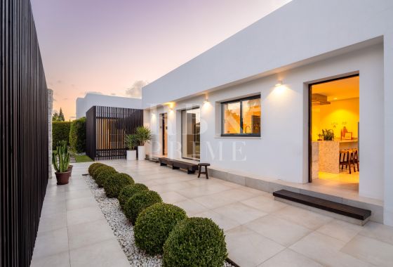 Villa · Available - Málaga
