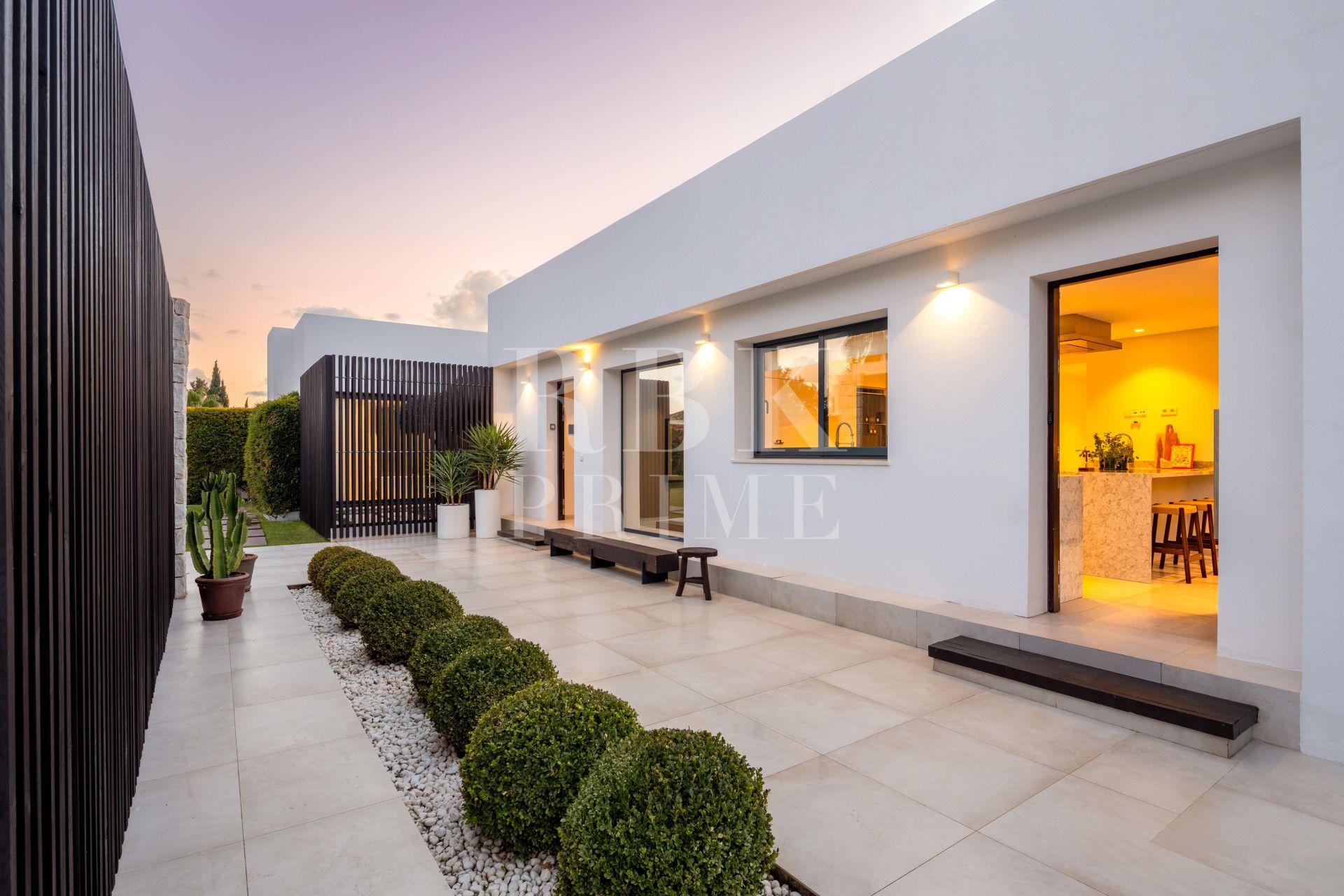 Available - Villa - Málaga - Costa del Sol