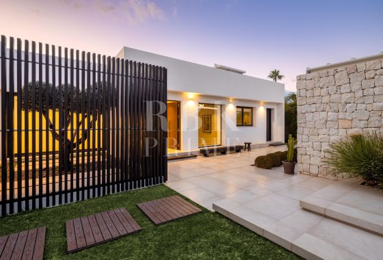 Villa · Available - Málaga