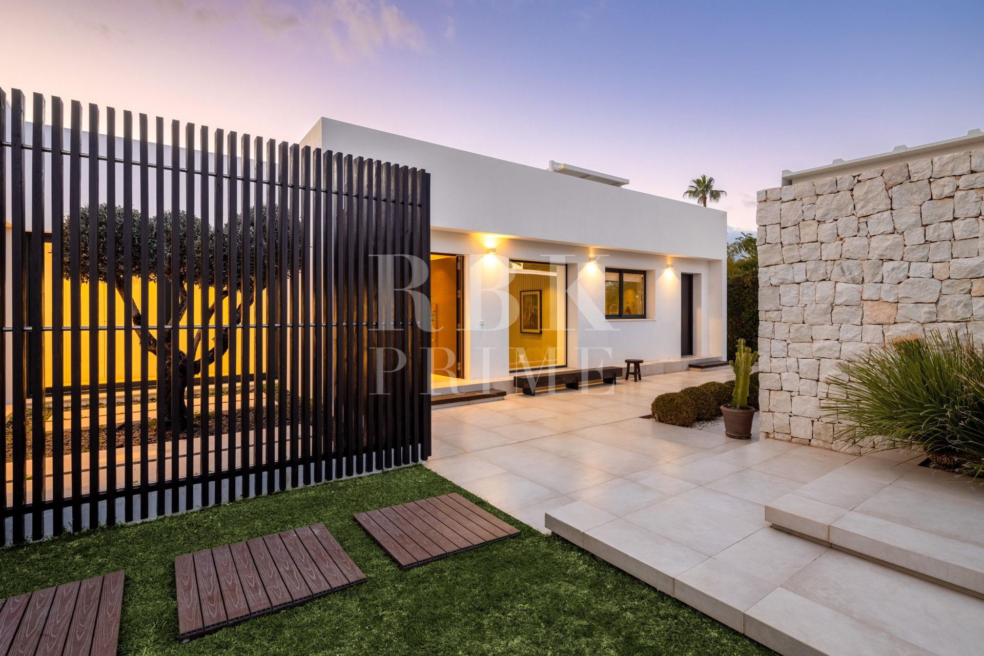 Available - Villa - Málaga - Costa del Sol