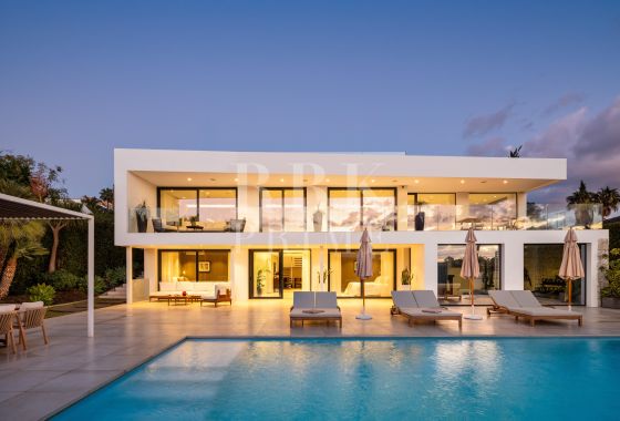 Villa · Available - Málaga