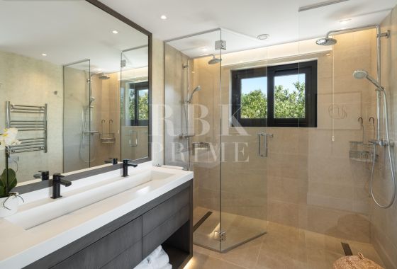 Villa · Available - Málaga