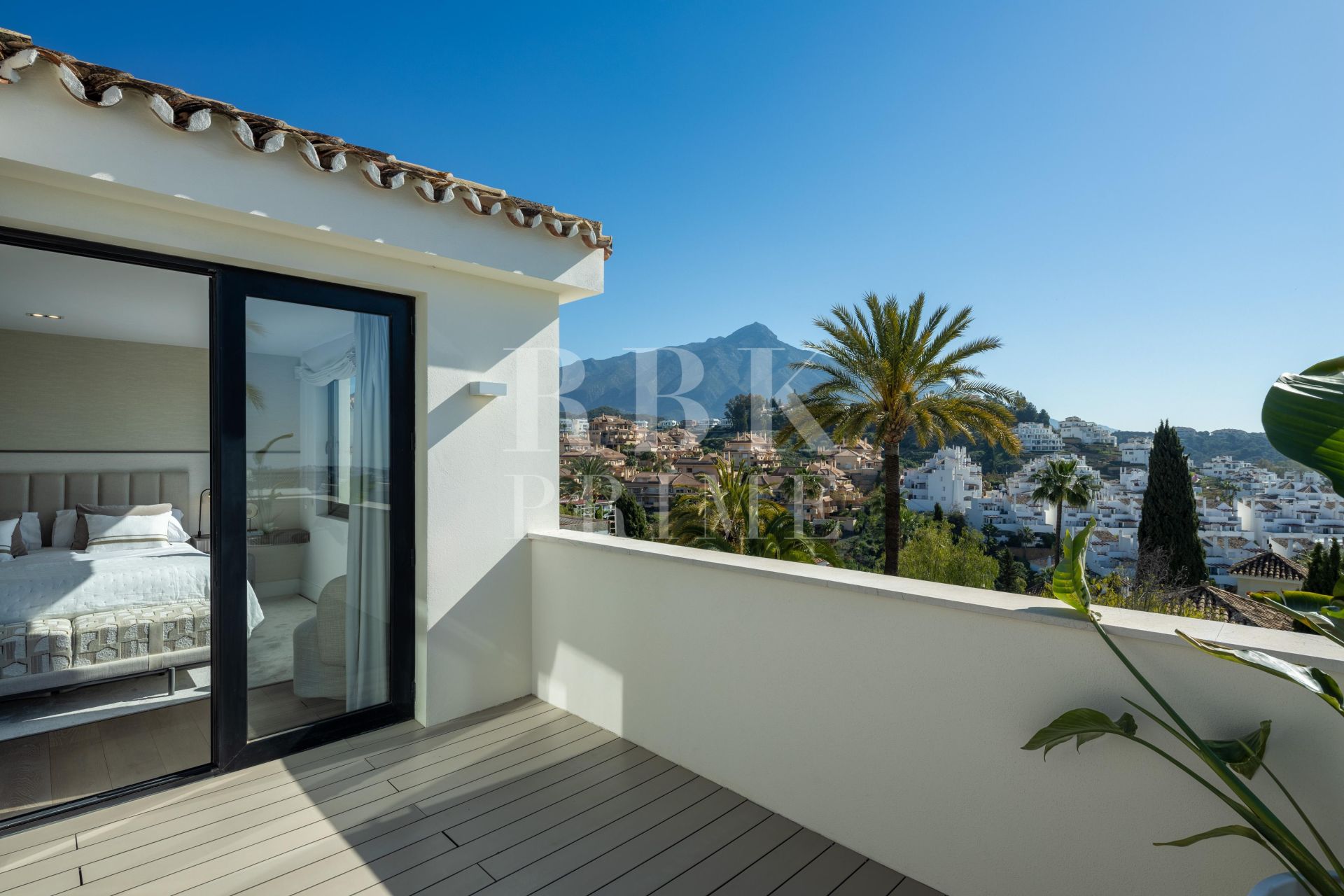 Available - Villa - Málaga - Costa del Sol