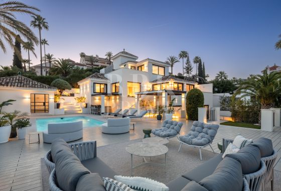Villa · Available - Málaga