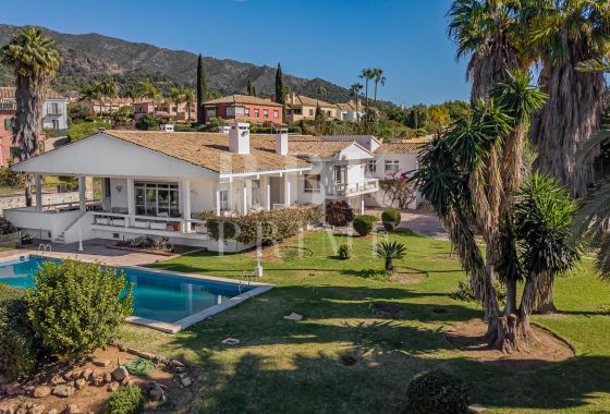 Available - Villa - Marbella - Costa del Sol