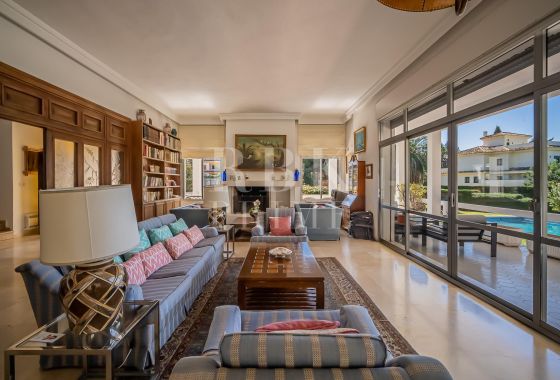 Available - Villa - Marbella - Costa del Sol