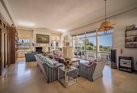 Available - Villa - Marbella - Costa del Sol