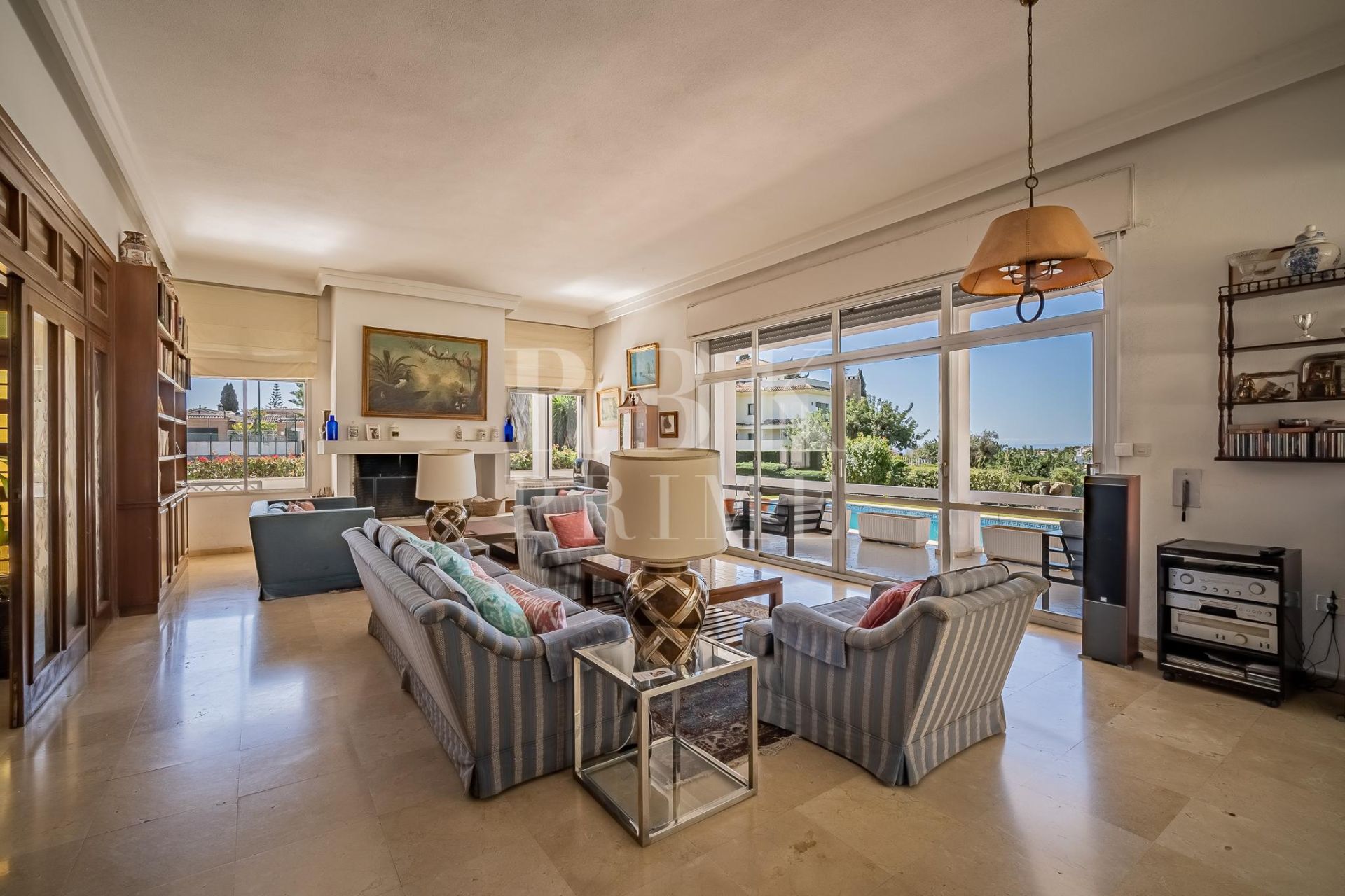 Available - Villa - Marbella - Costa del Sol