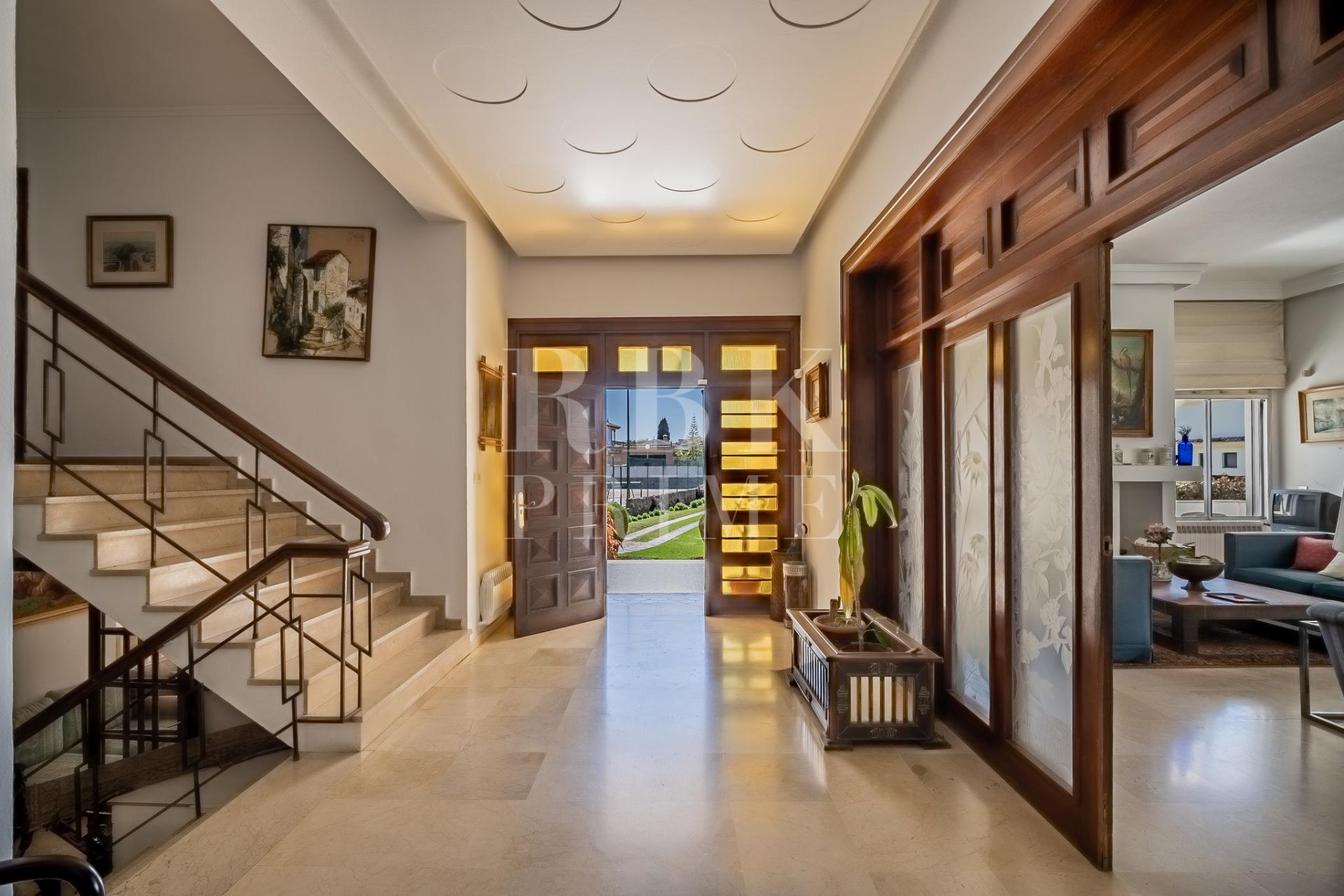 Available - Villa - Marbella - Costa del Sol